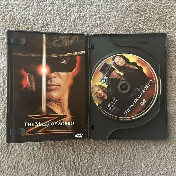 “The Mask of Zorro” Special Edition DVD! - Picture 4 of 8